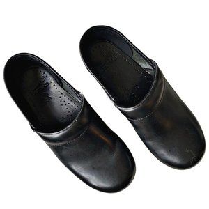 Dansko Professional Nurse Black Cabrio Leather Clogs